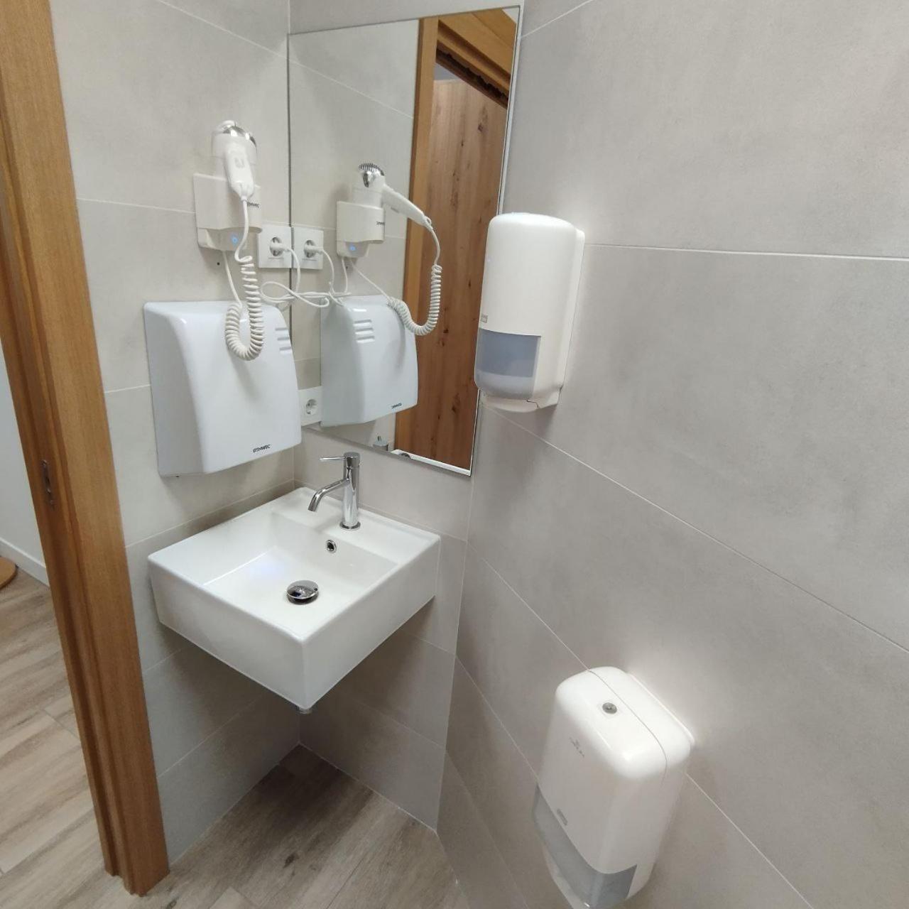 Dpaso Urban Hostel ポンテベドラ エクステリア 写真